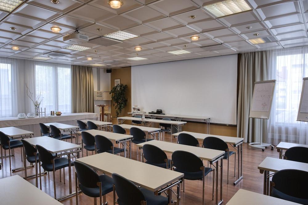 Teatterihotelli Riihimaeki Екстериор снимка